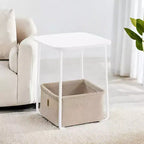 Comodino moderno con cesto in tessuto, tavolino quadrato, tavolino da divano, tavolino da salotto, da camera da letto, bianco opaco e marrone cammello