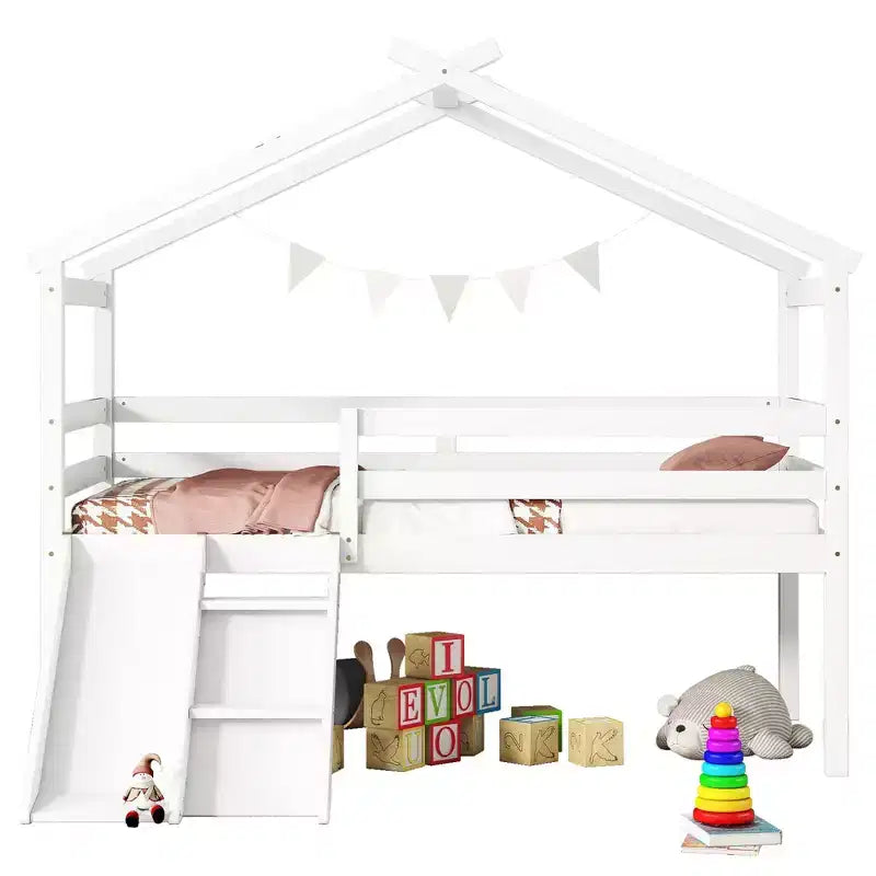 Letto a soppalco basso per ragazzi con scivolo, scala, ringhiere di sicurezza, struttura a tetto in stile casetta, 81.7L x 67.6W