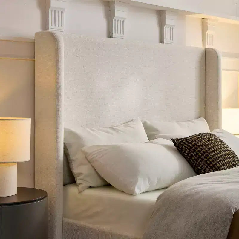 Letto moderno con testiera ad ala imbottito in ciniglia, necessita di rete a molle