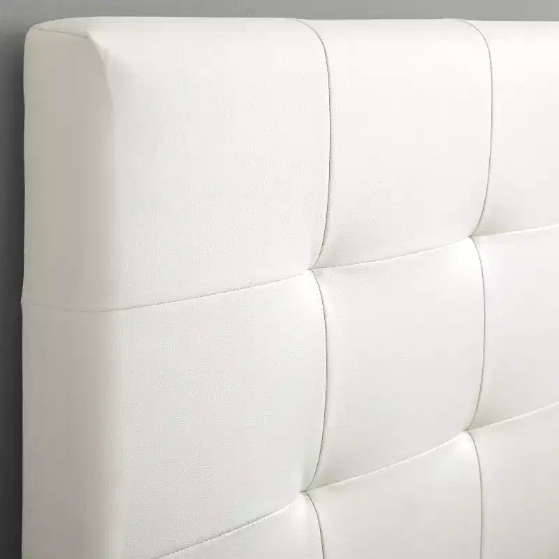 Letto matrimoniale Queen in ecopelle bianco con piattaforma
